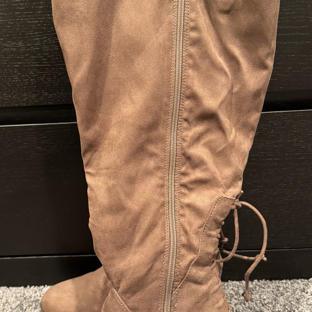 Journee Women's Taupe Wide Calf Knee-High Boots Size 8 EUC - Picture 6 of 16